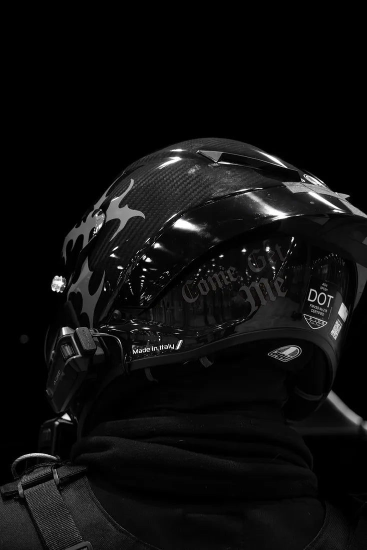 Casque carbone noir avec sticker Come Get Me couleur Noir, édition Obsaners