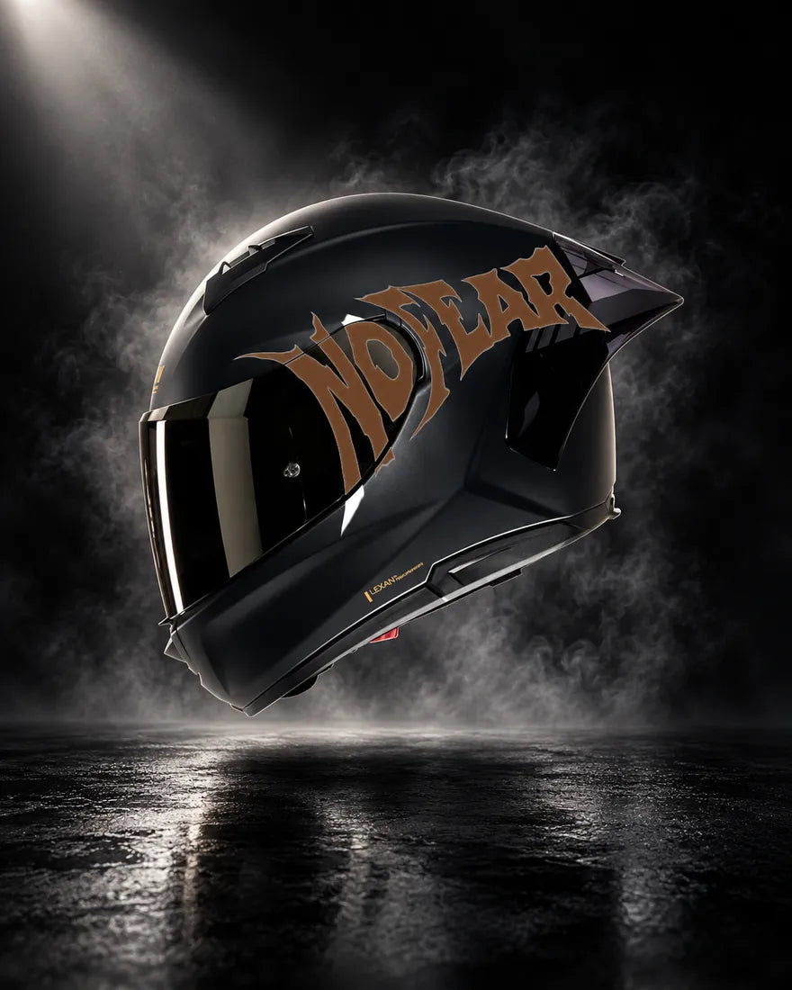 Casque noir avec sticker NO FEAR brun, design unique