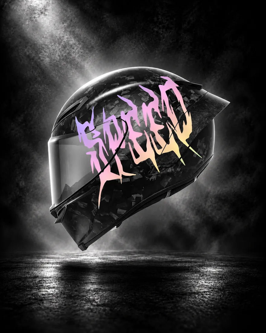 Casque carbone avec lettrage SPEED holographique, sticker casque Trash Crush