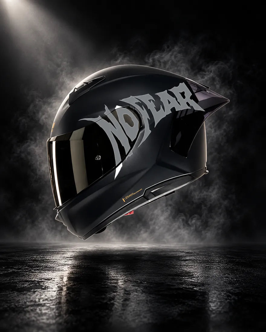 Casque noir avec sticker NO FEAR gris nardo, design unique