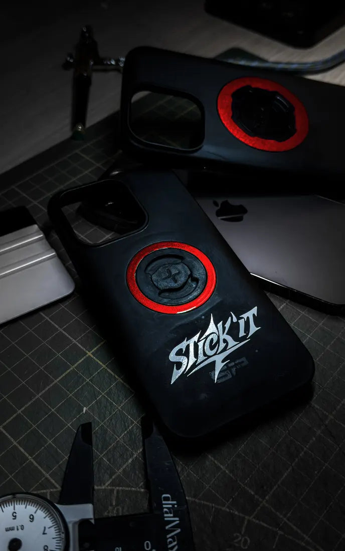 Sticker anneau Rouge sur coque de téléphone Quad Lock ou SP Connect avec logo Stick'it