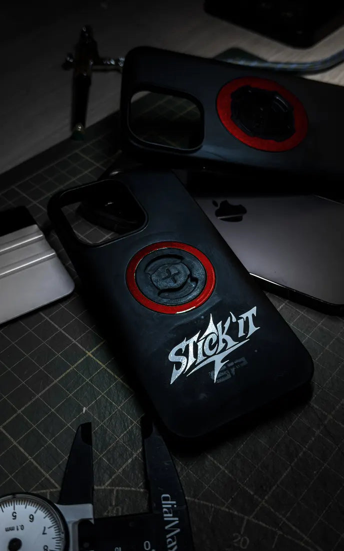 Sticker anneau Rouge sang sur coque de téléphone Quad Lock ou SP Connect avec logo Stick'it