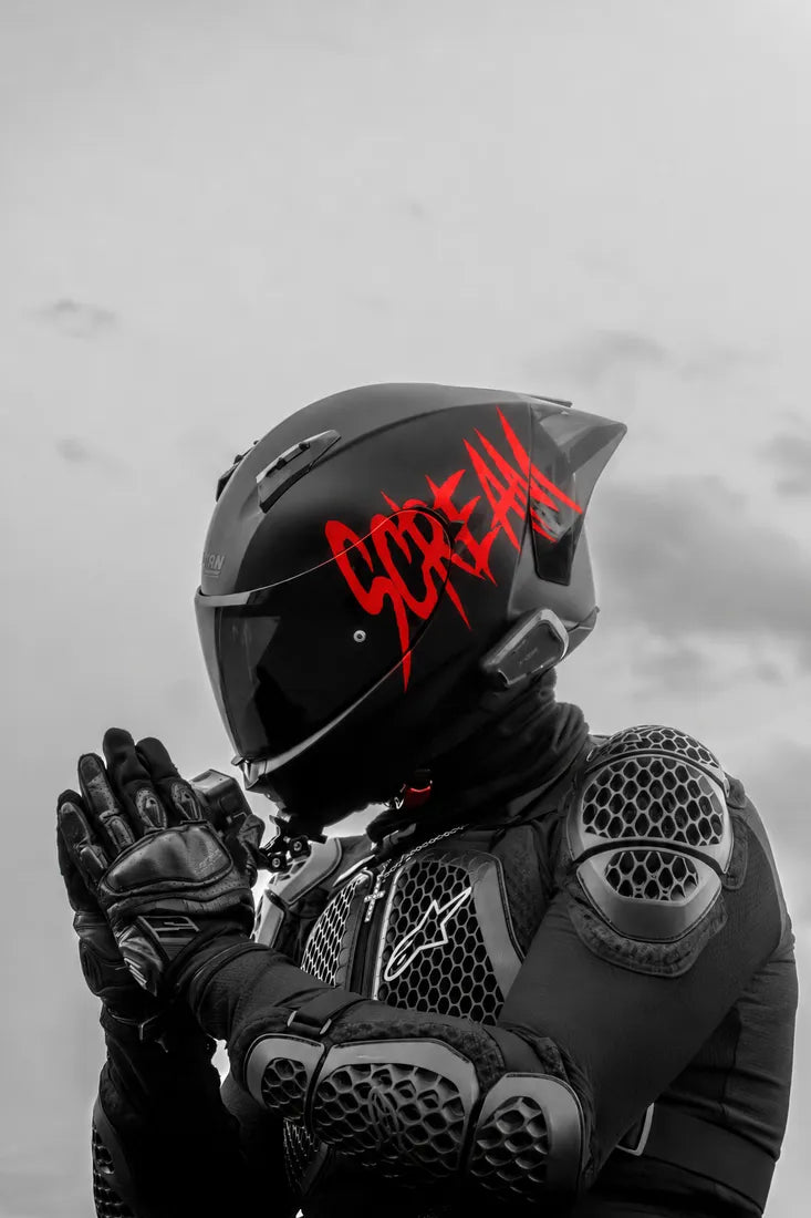 Casque avec sticker SCREAM rouge, police Earthen Parasite, Obsaners édition